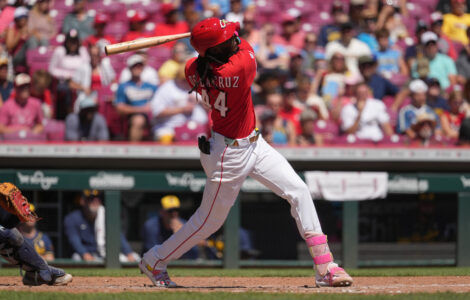Elly De La Cruz homers, drives in 4 runs as the Reds beat the Brewers 12-8